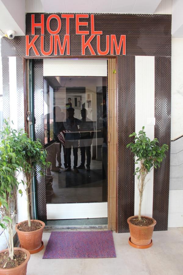 Hotel Kum Kum Adalaj Eksteriør bilde
